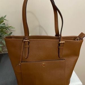 Michael Kors Jet Set Snap Pocket Tote